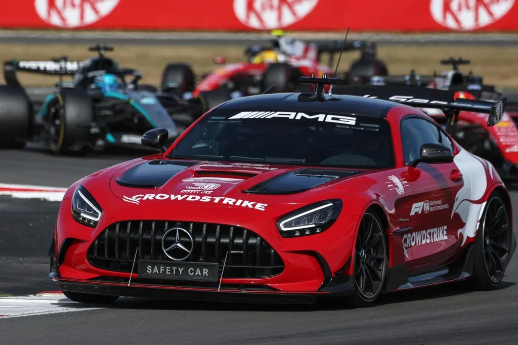 FIA 解释安全车导致的英国大奖赛争议结局 图片