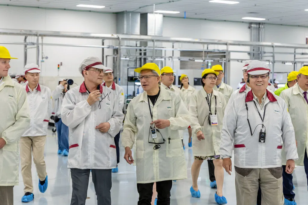 黄仁勋力挺中国AI：开源优秀模型应被使用 图片