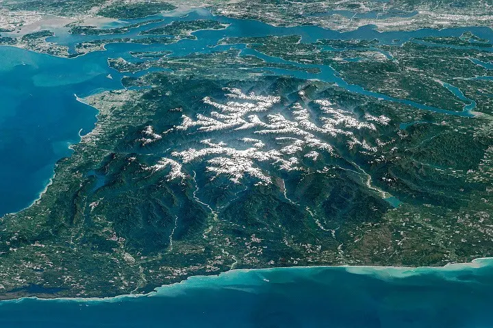 奥林匹克山地的壮丽景色 图片
