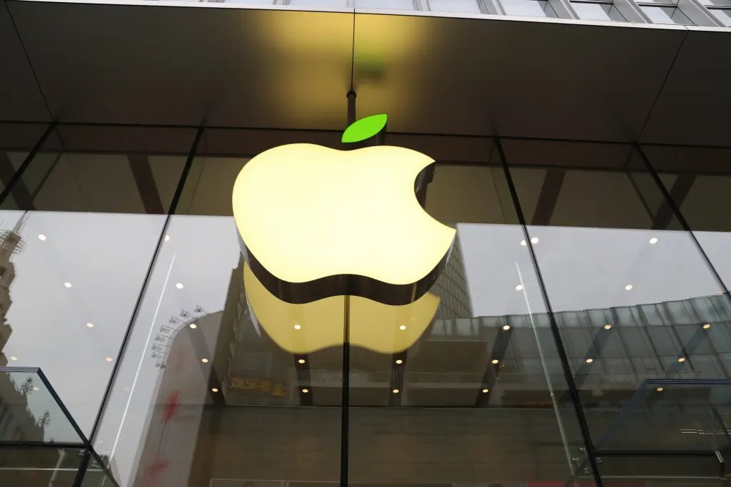 苹果或将提高iPhone价格，涨幅至少100美元 图片