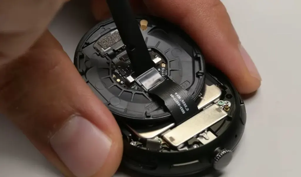 Pixel Watch 5 展示良好的可维修性 图片
