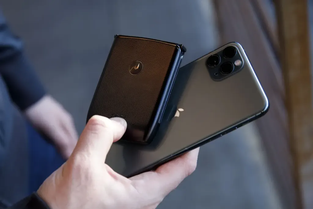 苹果即将发布首款可折叠iPhone 图片