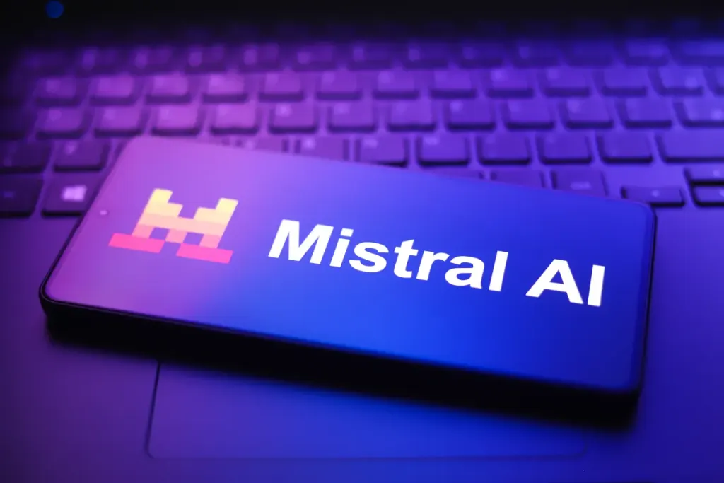 法国AI实验室Mistral完成30亿欧元融资 图片