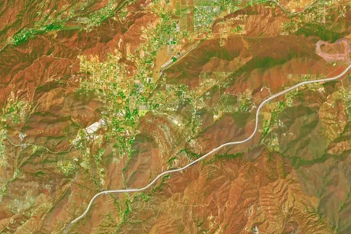 瓦斯克岩石的奇异地质 图片