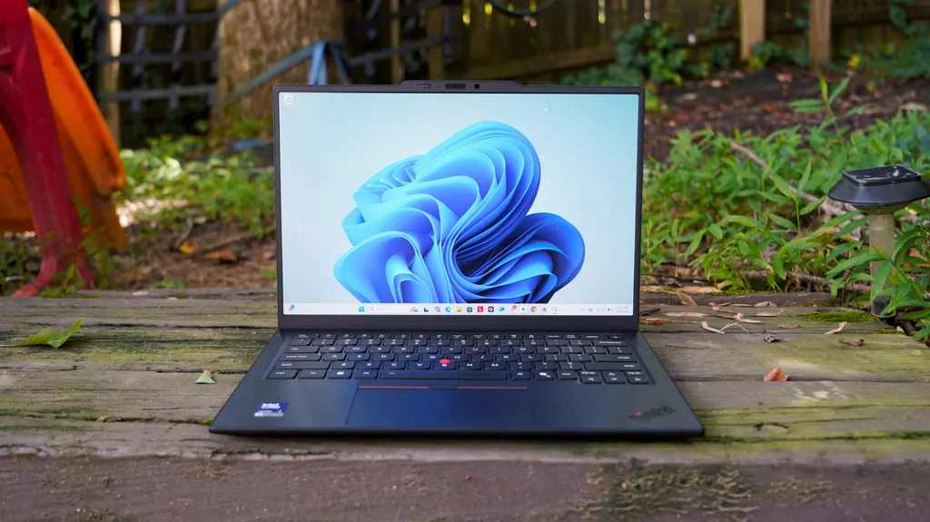 联想ThinkPad X1 Carbon第14代评测：经典设计更轻便 图片