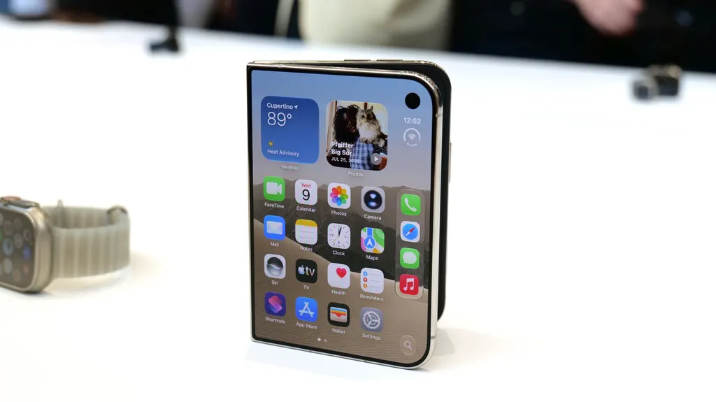 苹果发布iPhone Duo：十年来最令人兴奋的新设备 图片