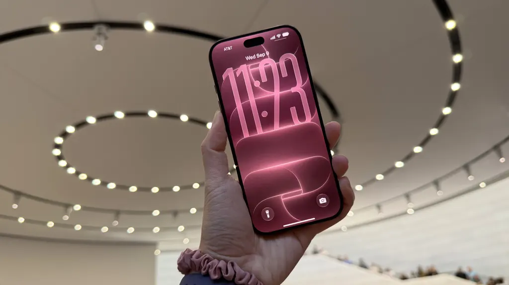 iPhone 18 Pro 上手体验：可变光圈和惊艳新配色 图片