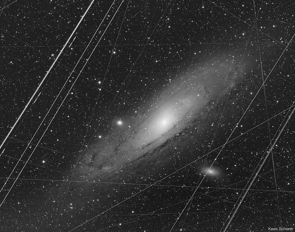 每日天文图：处理前后的仙女座星系 图片