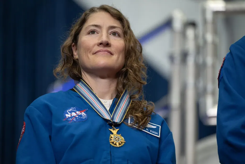 NASA宇航员Christina Koch将现身费城NFL比赛与球迷互动 图片