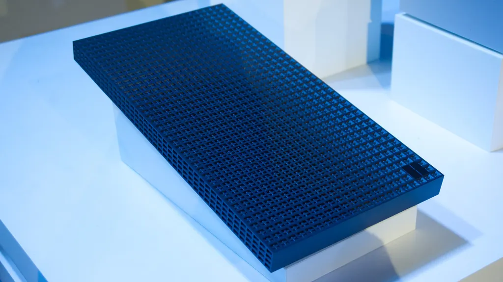 售价6000美元的Surface RTX Spark Dev Box真机亮相 图片