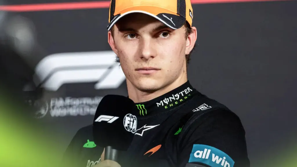 新加坡大奖赛冲刺赛后劳森回应皮亚斯特里与诺里斯碰撞争议 图片