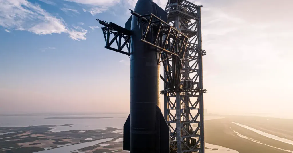马斯克：SpaceX下月将首次尝试同时捕获星舰与助推器 图片