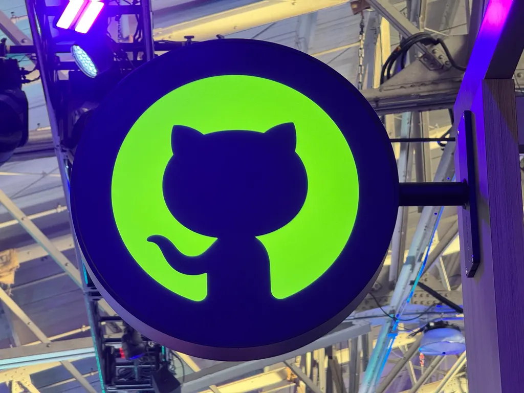 GitHub九月月提交达74亿：再增400万CPU核与160PB存储应对代理式用量 图片