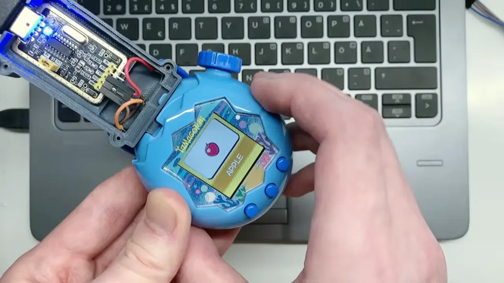 用UART接口改造现代电子宠物Tamagotchi Paradise 图片