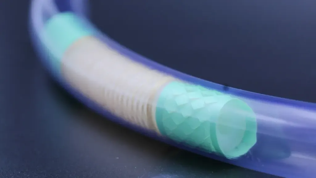麻省理工研发可像蛇一样在肠道内蠕动的软体机器人 图片